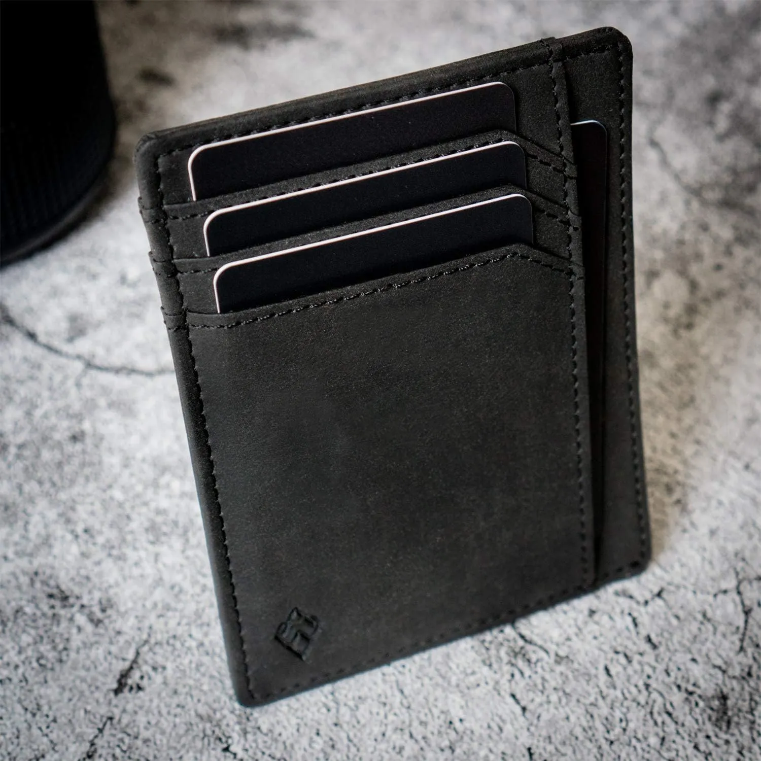 AKIELO RFID Blocking Credit Card Holder and Gift Box  Slim Wallets for Men  Minimalist Card Wallet (Bravo Collection)