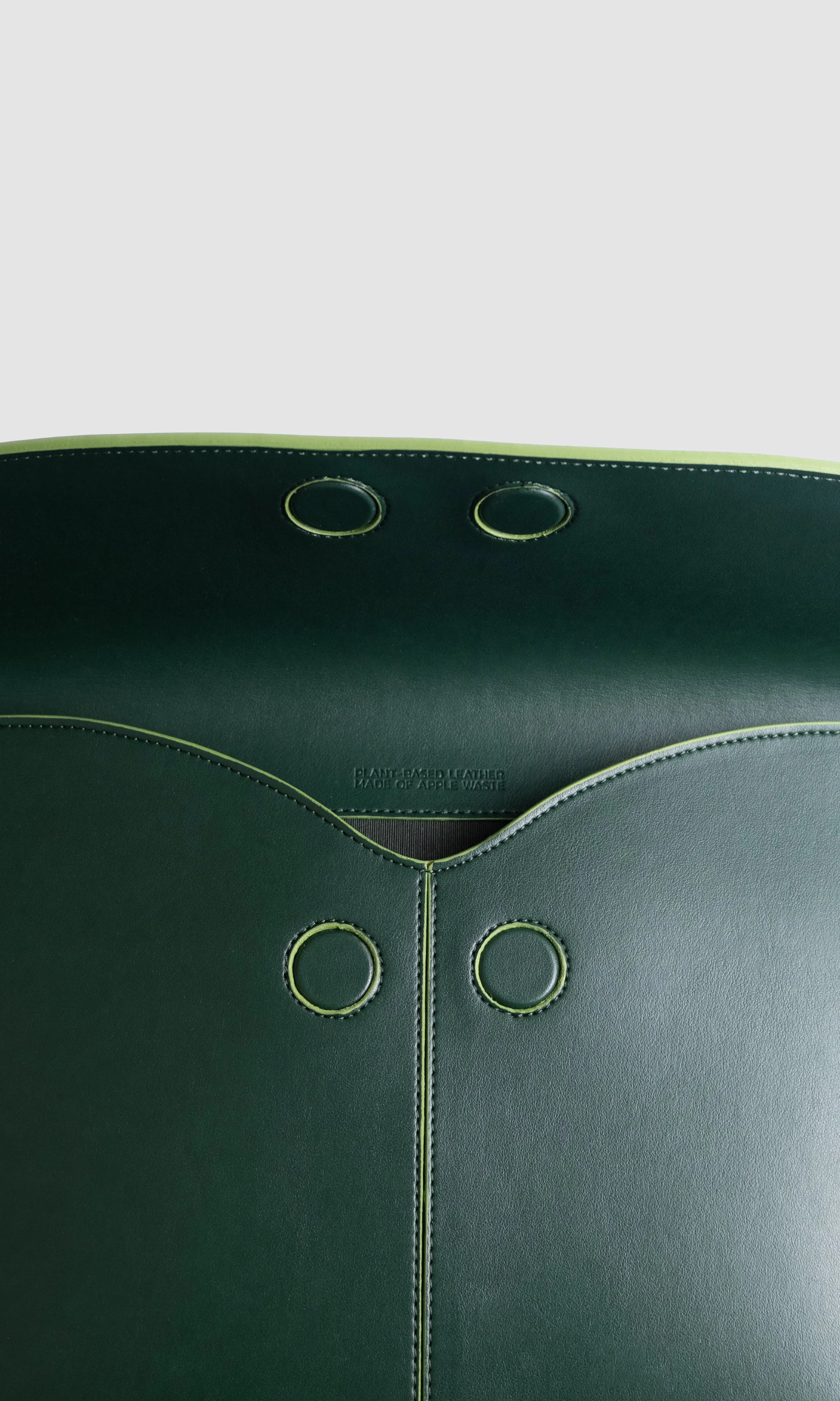 LOYAUTÉ - AMAZON LAPTOP BAG