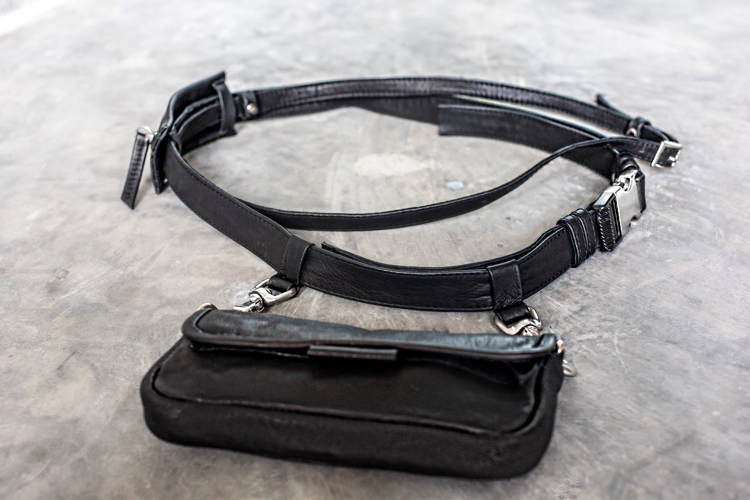 Sleek Black Leather Pocket Belt