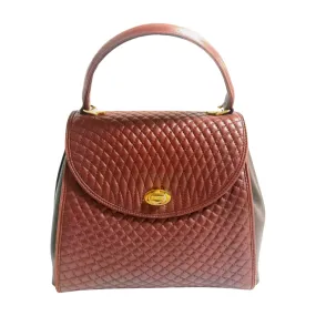 Vintage BALLY wine brown quilted lambskin handbag with golden logo turn lock closure. 050425r1